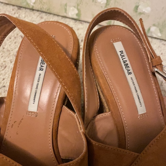 Pull & Bear faux suede wedge sandal - Picture 3 of 4